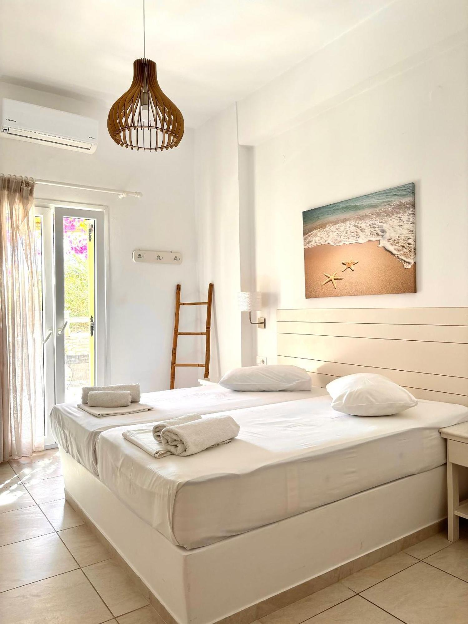 Aegeo Inn Antiparos Bagian luar foto
